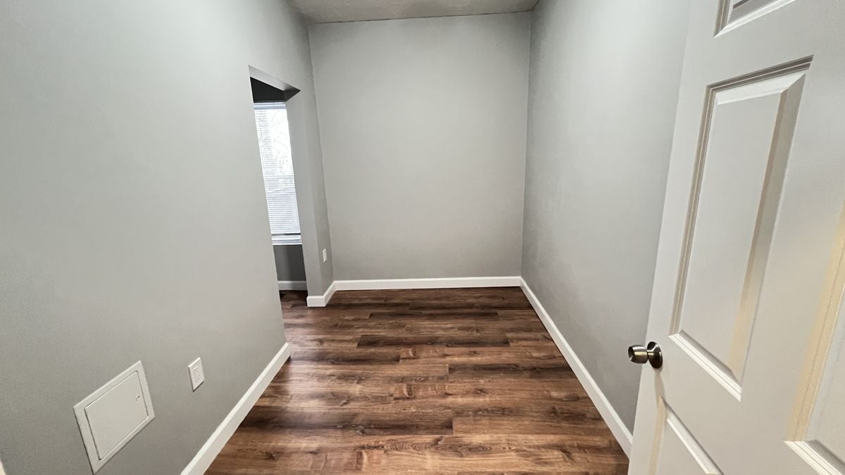 Building Photo - 31 Ridgeway St