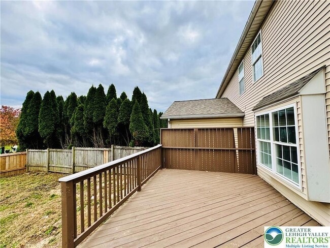 Building Photo - 2274 Briarwood Dr