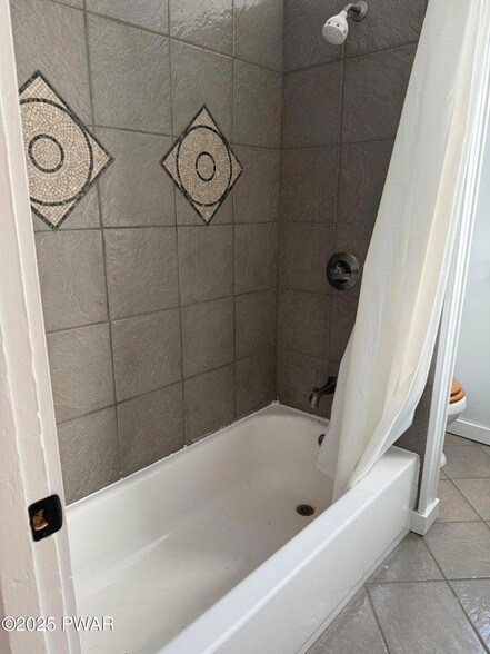 Building Photo - 341 Broad St