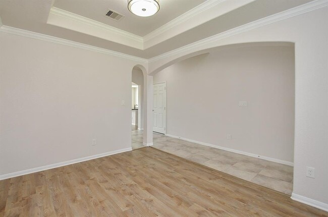 Building Photo - 5610 White Camelia Ct