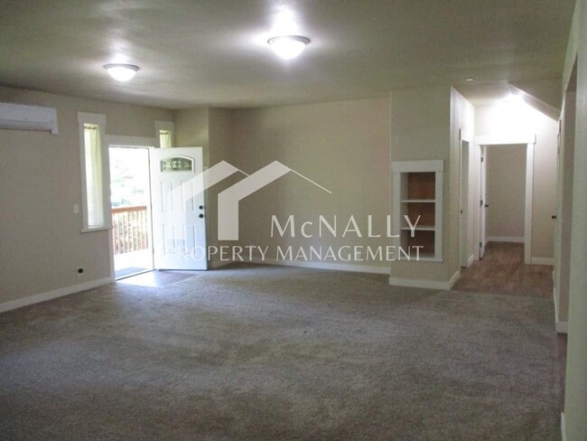 Building Photo - 7720 Artondale Dr NW