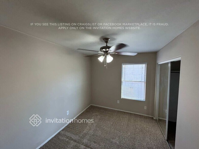 Building Photo - 7005 S 39th Dr