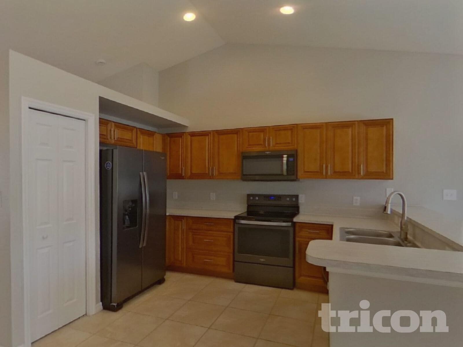 Building Photo - 23183 Burlingame Ave