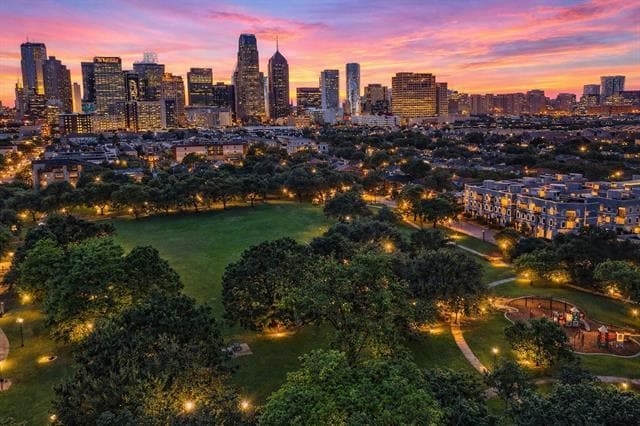 Building Photo - 3105 San Jacinto St