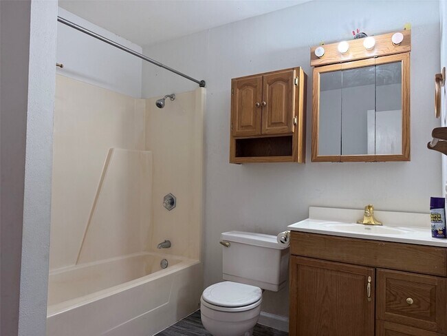 Building Photo - 2110 Lariat Trail