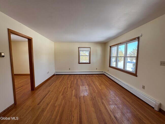 Building Photo - 60 Bloomingrove Dr