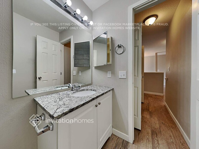 Building Photo - 5814 Santana Dr