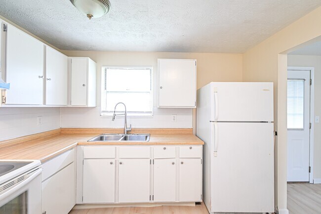 Building Photo - 6171 Little Creek Ct