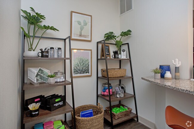 1BR, 1BA - 596 SF - The District on Apache