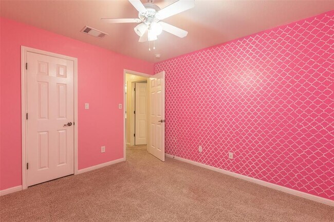 Building Photo - 4202 Fairmeadow Dr
