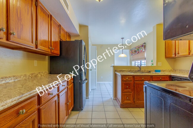 Building Photo - 8421 E Corinthian Dr