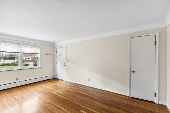 Building Photo - Oakley- Charming 4 family and desirable st...