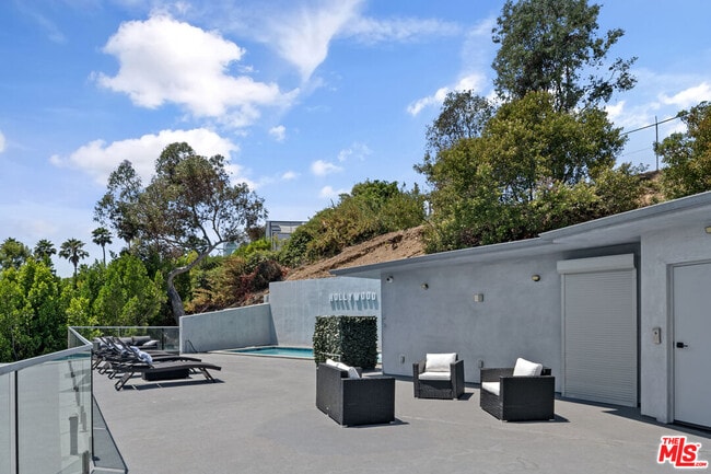 Building Photo - 6181 Temple Hill Dr