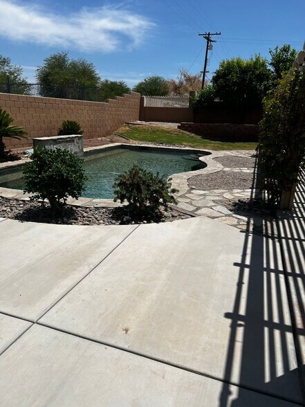 Building Photo - 41760 Jamaica Sands Dr