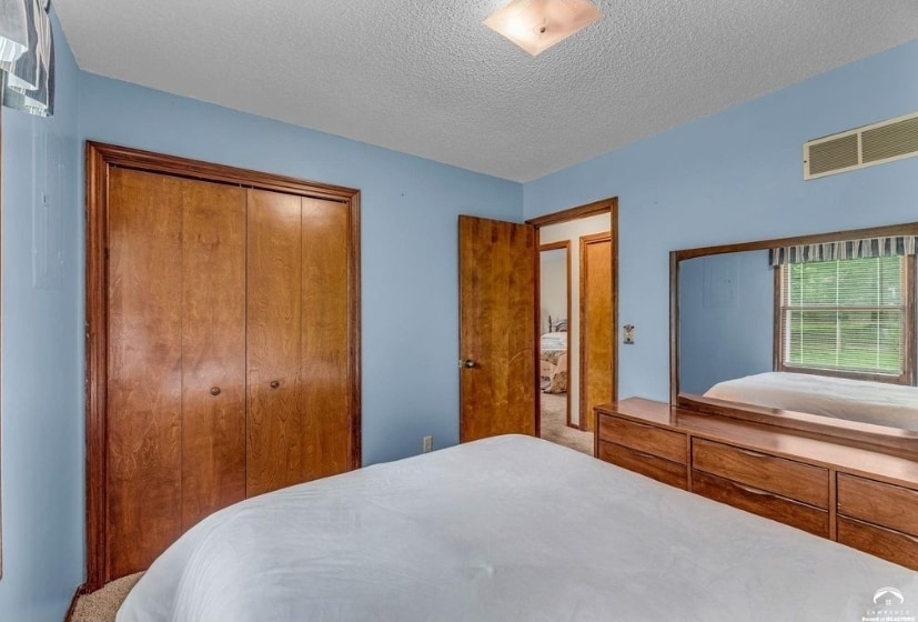 Building Photo - 3612 Parkview Ct