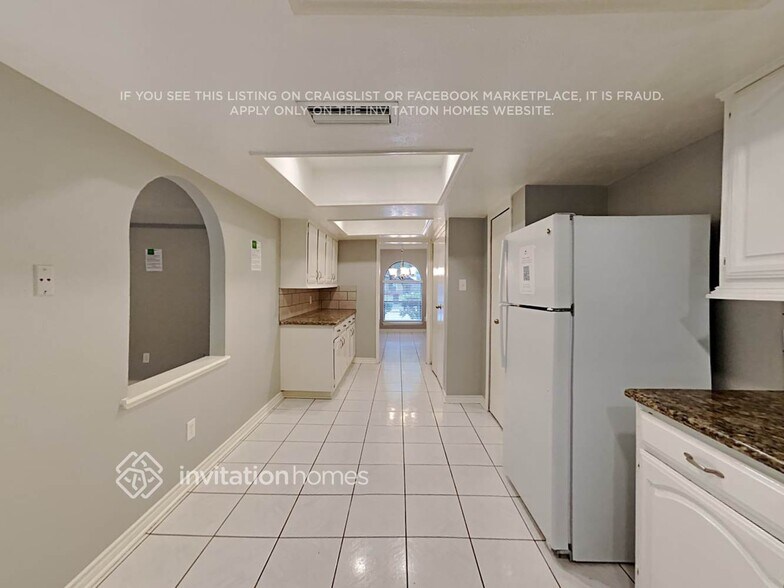 Building Photo - 2107 Fall Meadow Dr