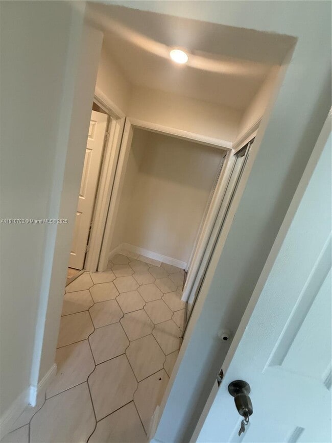 Building Photo - 1540 NE 191st St