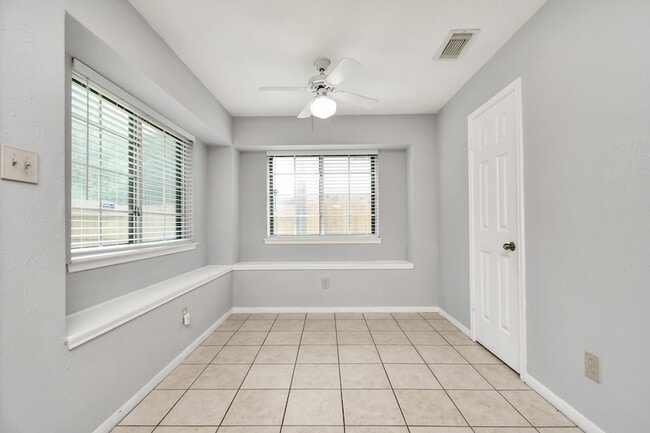 Building Photo - 2707 Blue Mist Dr