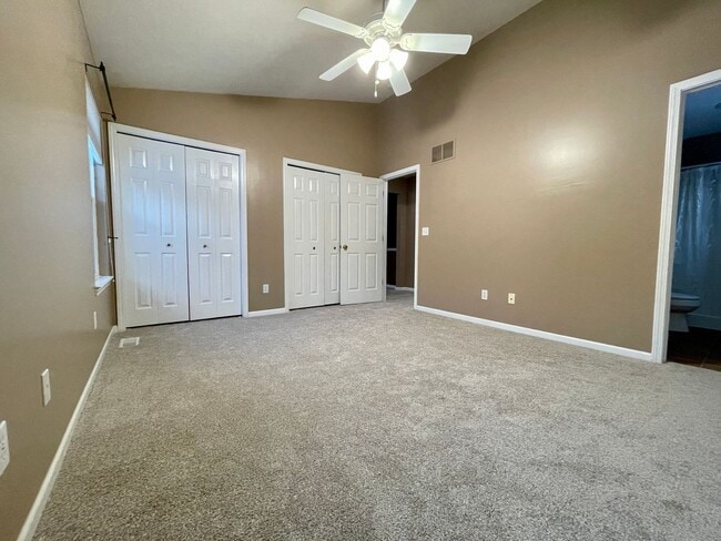 Building Photo - Spacious 4 Bedroom 3 Bathroom home