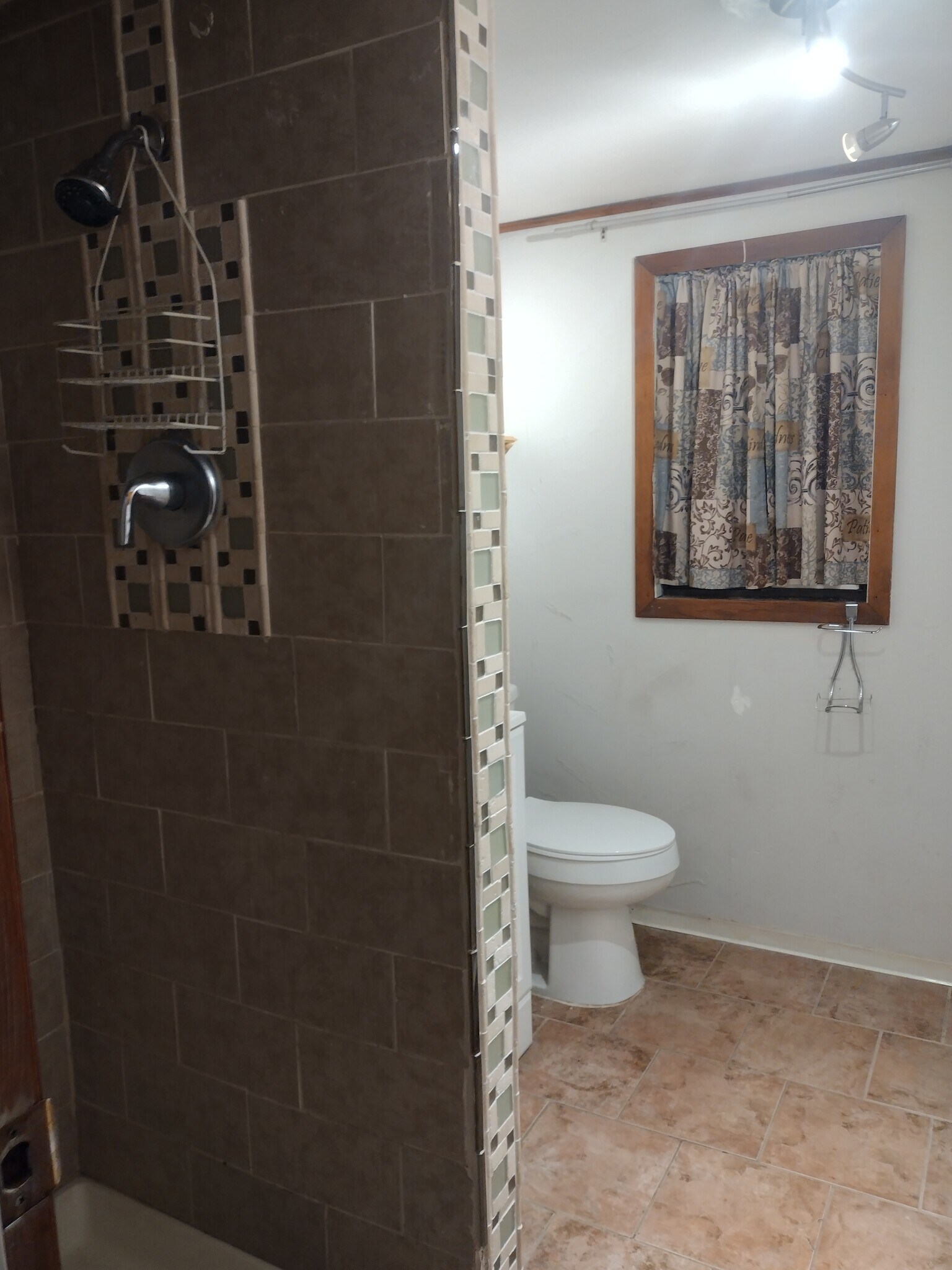 Building Photo - 418 Mercury Dr