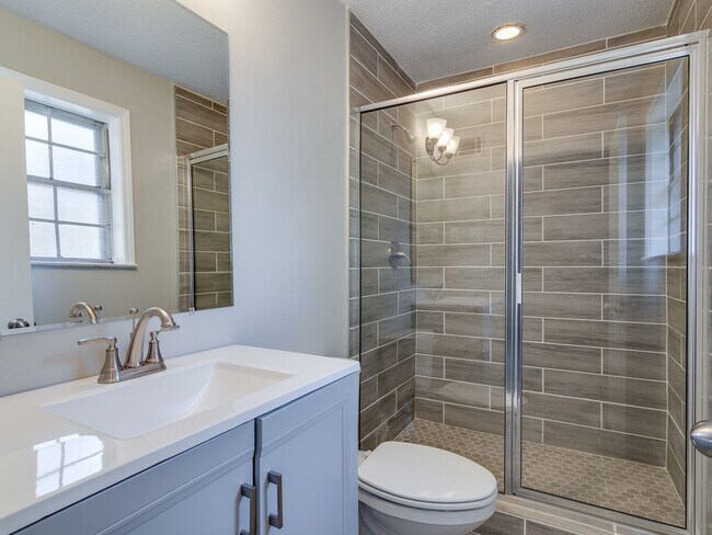 Building Photo - Spacious 4BR/2BA home in Fox Meadows - NEW...