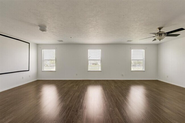 Building Photo - 834 Sweet Flower Dr