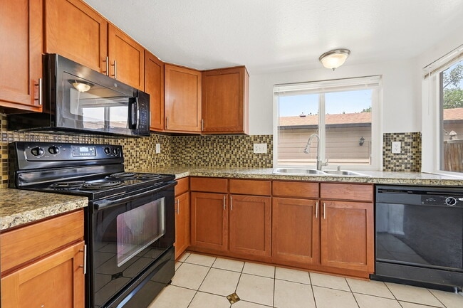 Building Photo - $2,040.95, 2-bed, 2-bath in Aurora with in Unit Laundry!