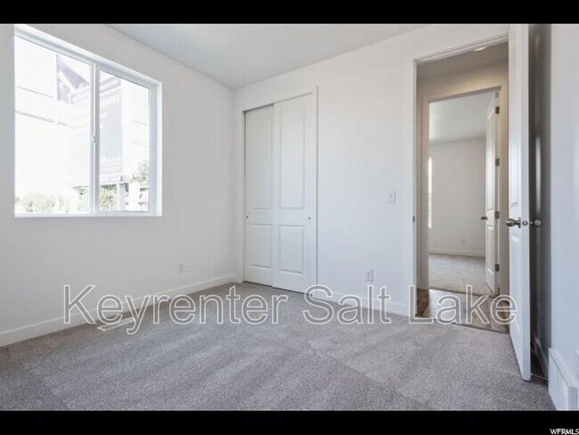 Building Photo - 2687 Constance Way