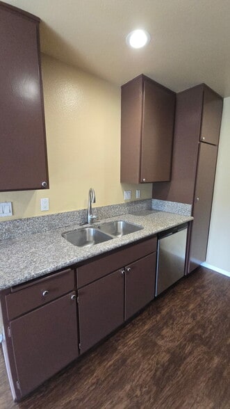 Building Photo - 338 S Arroyo Dr