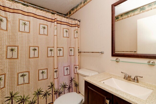 Building Photo - Furnished 2BR/2BA on Hilton Head - Hilton Head Resort Community - Available Now