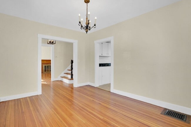 Building Photo - 157-159 Pleasant Street