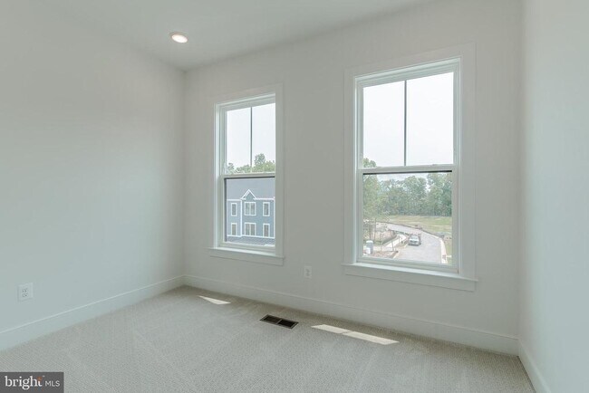 Building Photo - 42601 Houdini Rst Ter