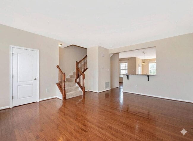 Building Photo - 1104 Frontline Dr