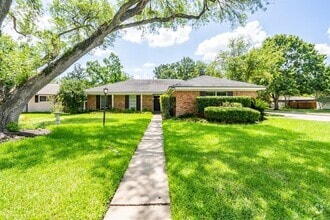 Building Photo - 9423 Highmeadow Dr