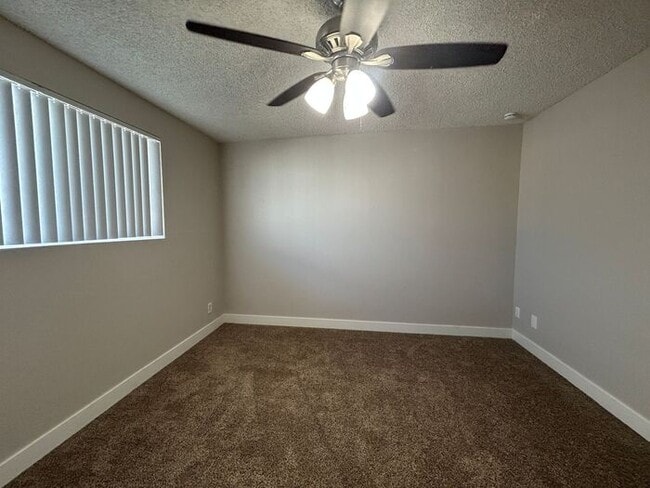 Building Photo - 859 S Ext Rd