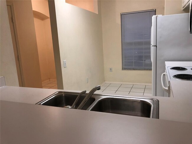 Building Photo - 2302 Lake Woodberry Cir