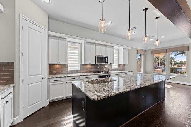 Building Photo - 10811 Gates Randal Ct