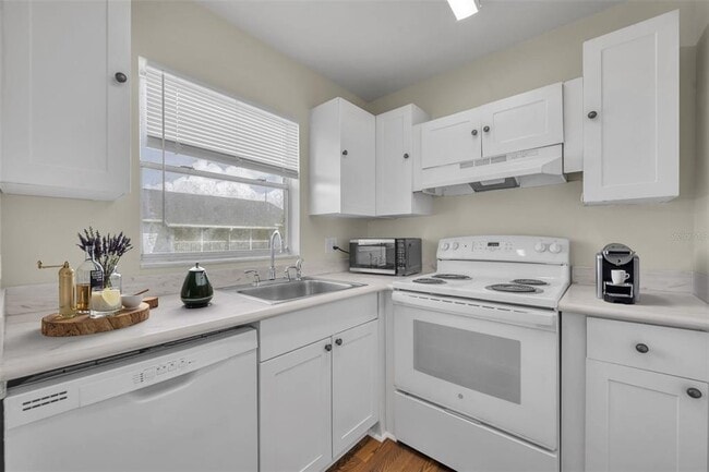 Building Photo - 4124 Pershing Pointe Pl