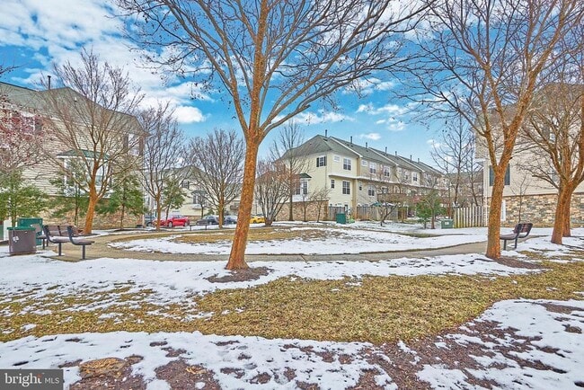 Building Photo - 22960 Fontwell Square