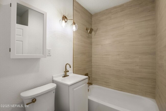 Building Photo - 5246 Sunderland Rd