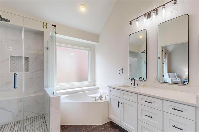 Building Photo - 9964 Madrone Dr