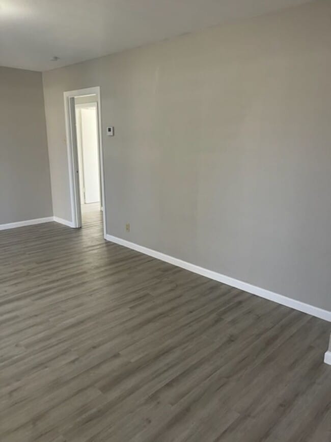 Building Photo - 206 Marmok Ave