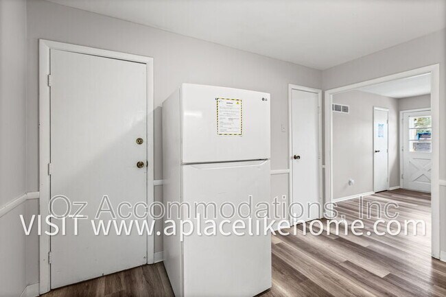 Building Photo - 3609 W 47th St