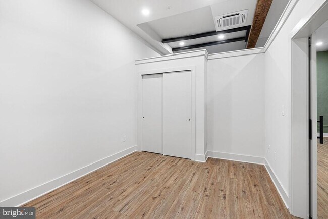 Building Photo - 201 Leverington Ave