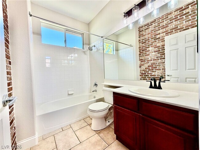 Building Photo - 3347 Chesterbrook Ct