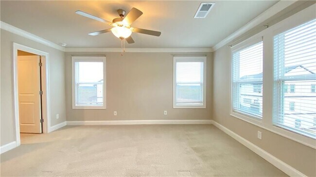 Building Photo - 1040 Knoxboro Ln