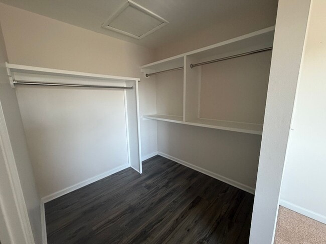 Building Photo - 114 Harvest Dr