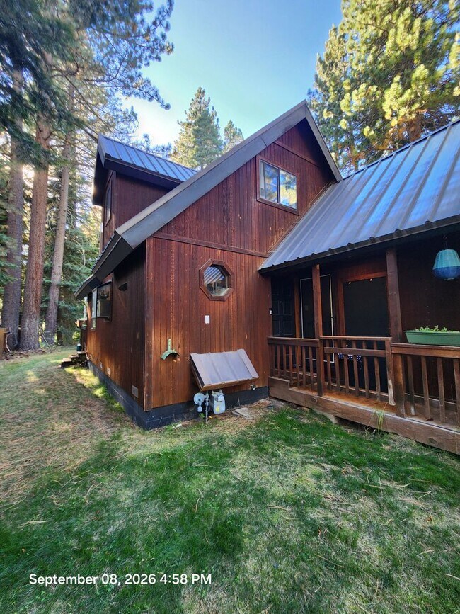 Building Photo - 493 Brassie Ave