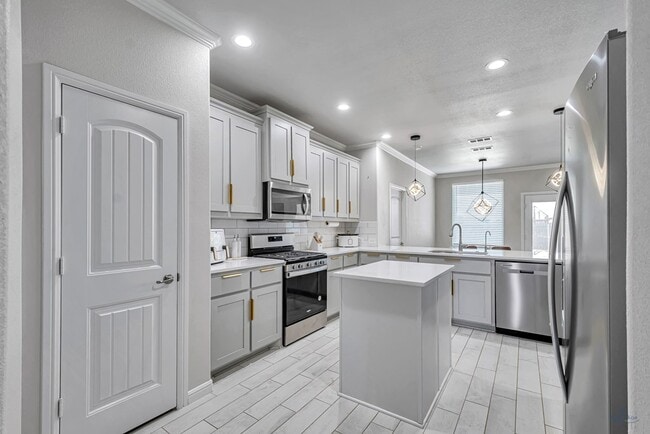 Building Photo - 6104 Bobwhite Rd