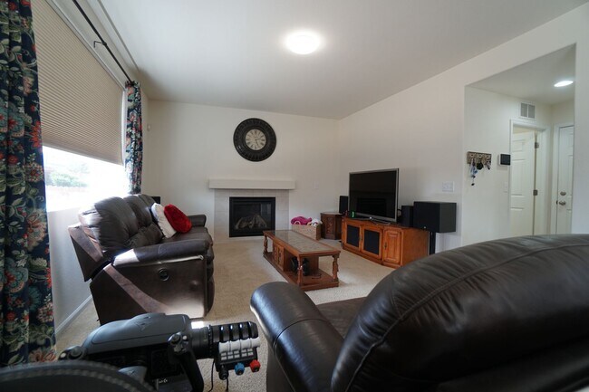 Building Photo - 9690 Beryl Dr